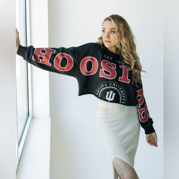 Indiana Hoosiers University Black Split Cropped Crew neck Sweatshirt Size Small - Picture 2 of 7